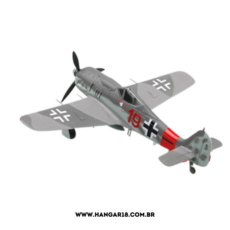 Avião Fw190 A-8 Base on Reich 1944 1:72 Easy Model