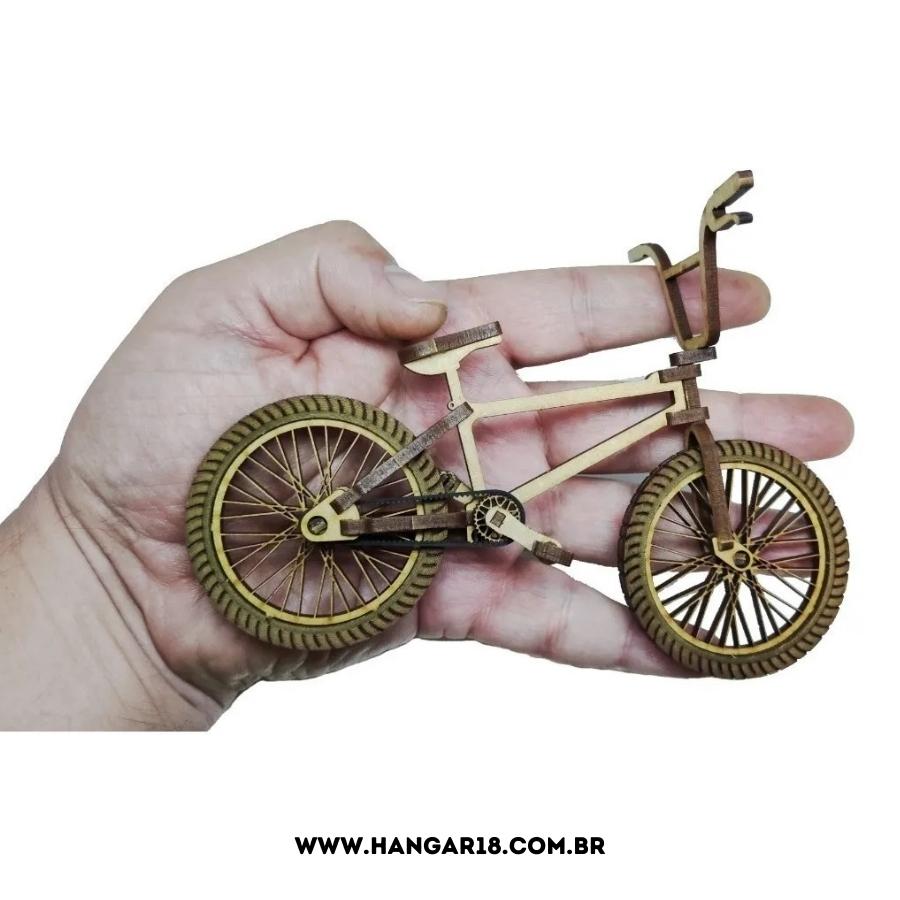 MINI BICICLETA BMX COM MOVIMENTOS REAIS EM MDF