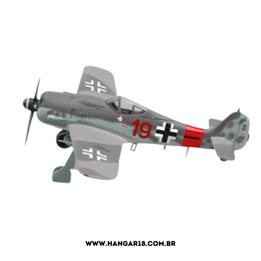 Avião Fw190 A-8 Base on Reich 1944 1:72 Easy Model