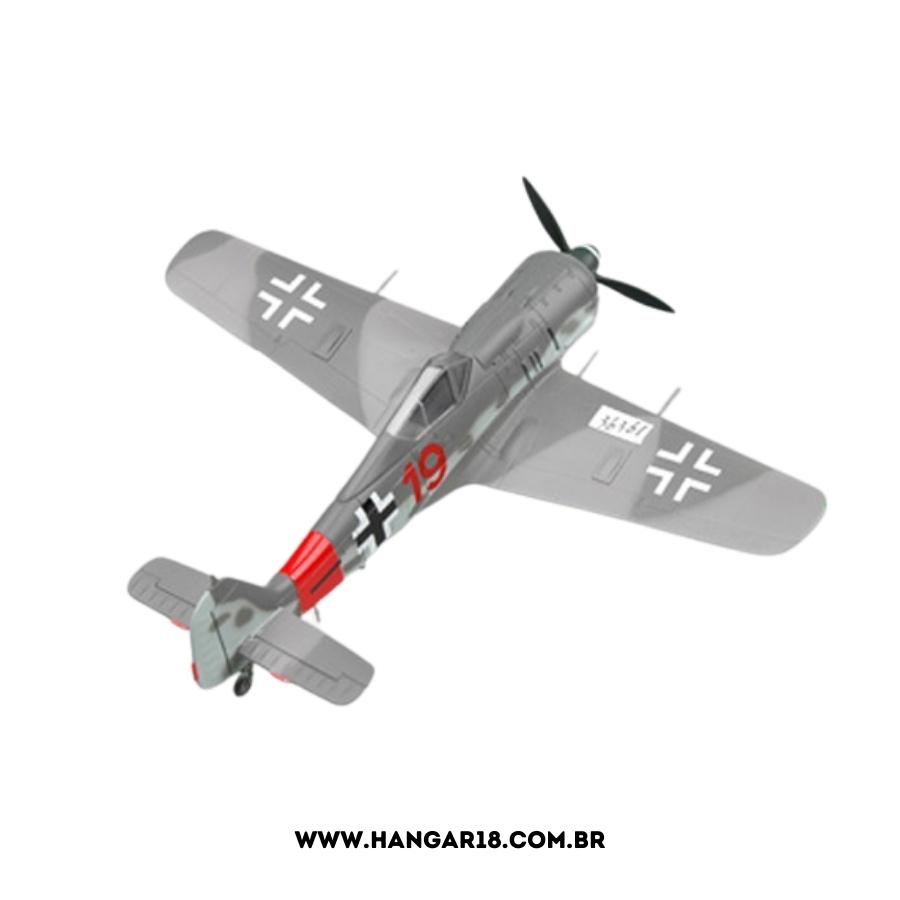 Avião Fw190 A-8 Base on Reich 1944 1:72 Easy Model